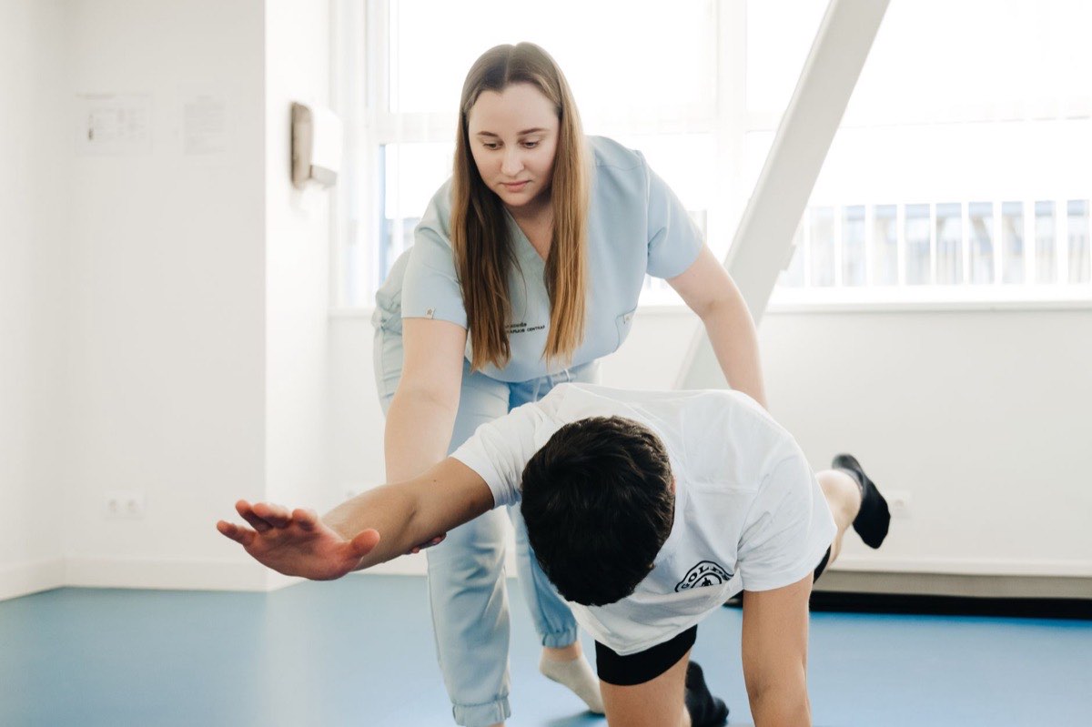 Cash-Pay vs. Insurance Physical Therapy: Why an Extra Hour Changes Everything