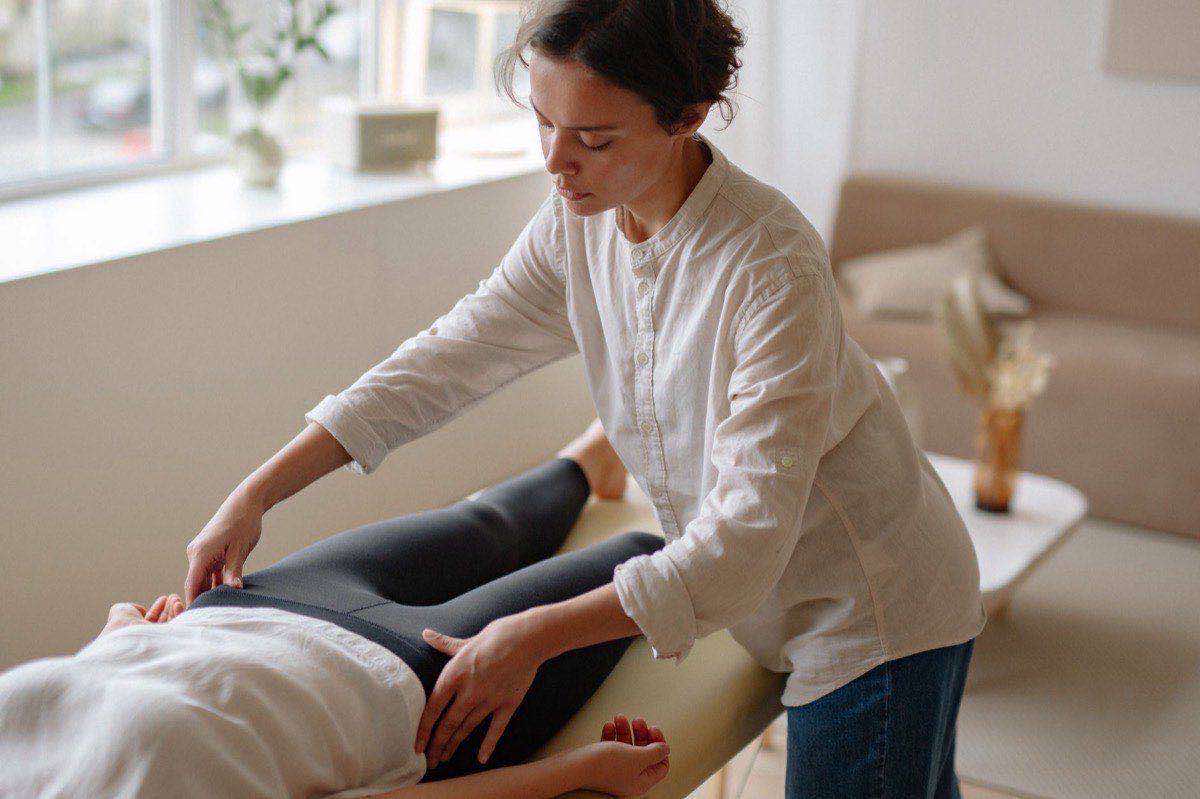 Physical Therapy for Hip Pain in Reno: Manual Therapy for Bursitis and Impingement